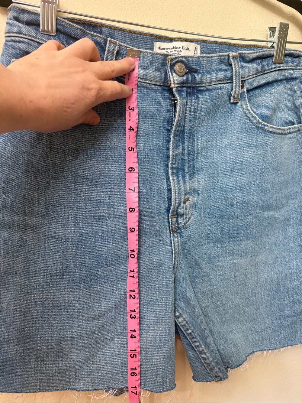 Abercrombie & Fitch 12L Ultra High Rise 90s Straight Cut Off Jean Denim Shorts - Picture 7 of 9